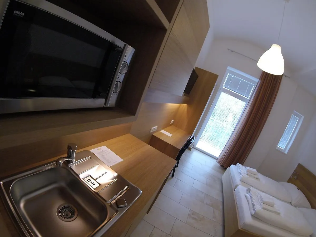 Hotel Aton Graz 3*,